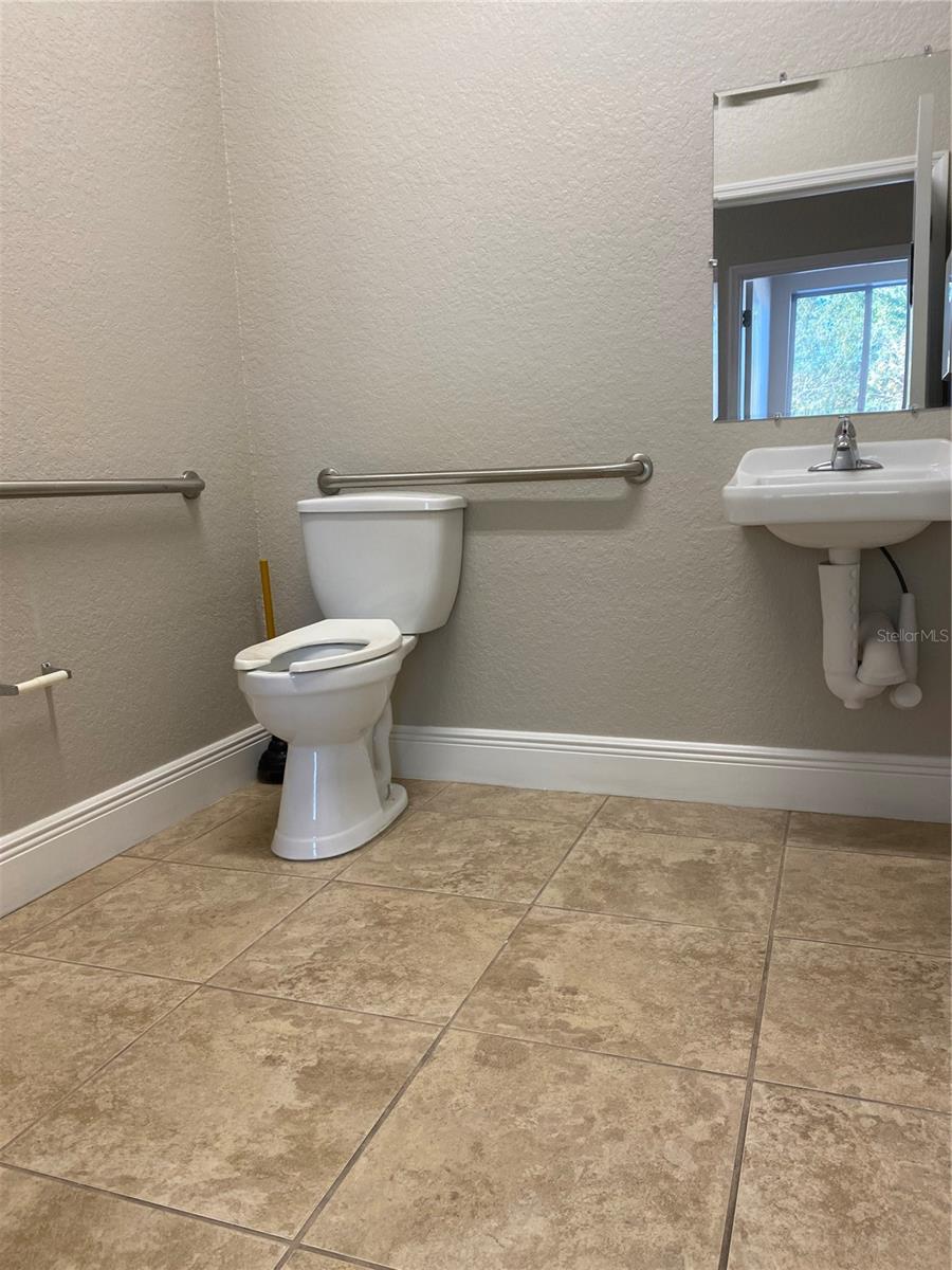 1213 W Miller St Property Photo 11
