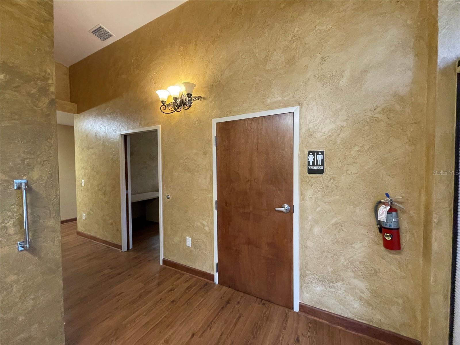 601 E Dixie Ave #101 Property Photo 9