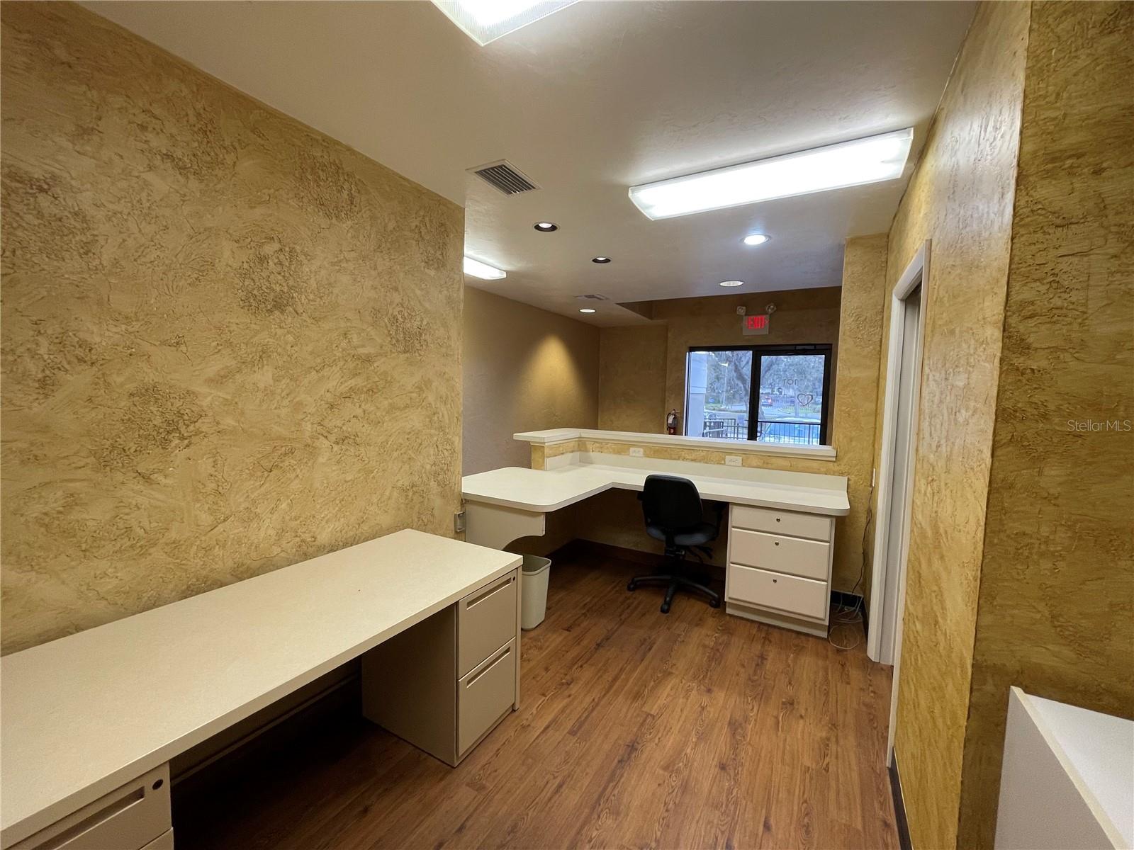 601 E Dixie Ave #101 Property Photo 10