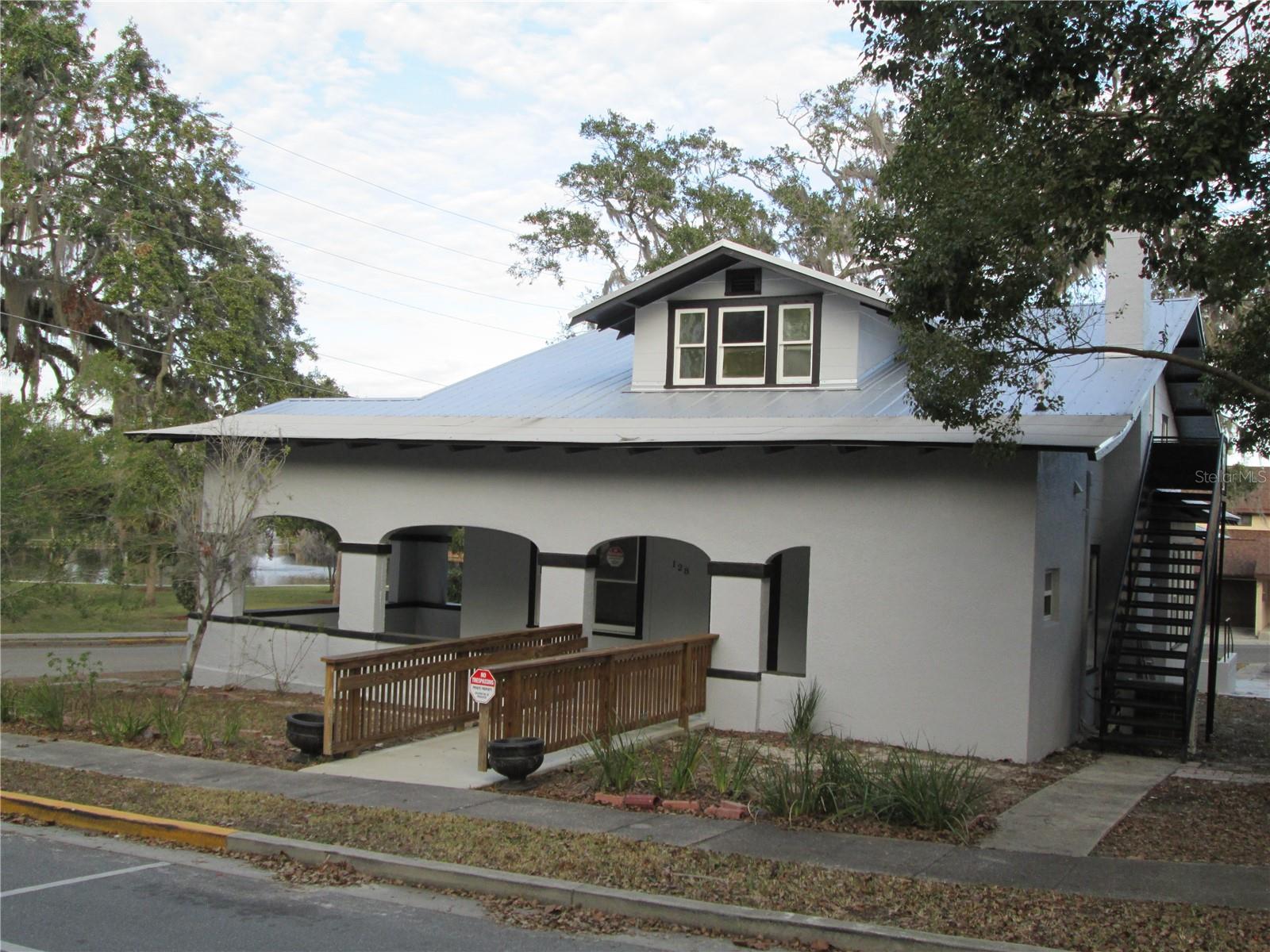 128 Orange Ave Property Photo 2