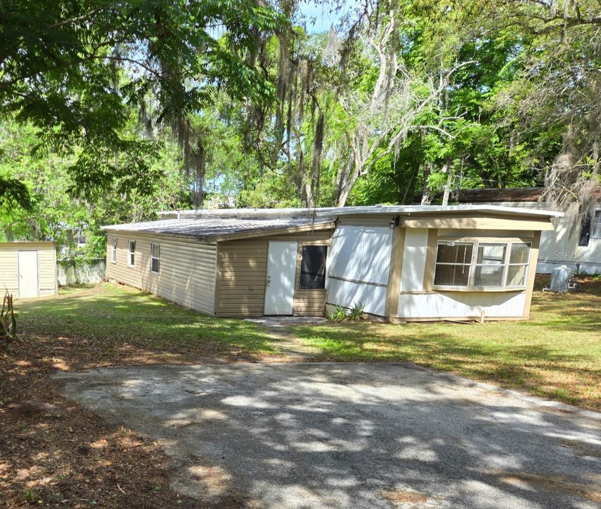 2107 Hialeah Ave Property Photo 1