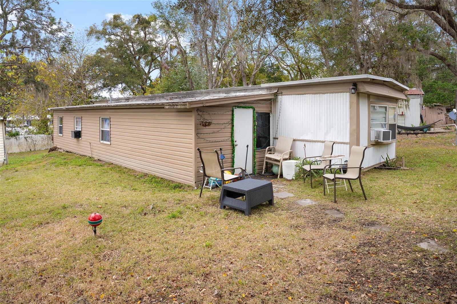 2107 Hialeah Ave Property Photo 3