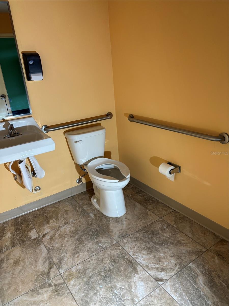 2118 Sw 20th Pl Property Photo 6
