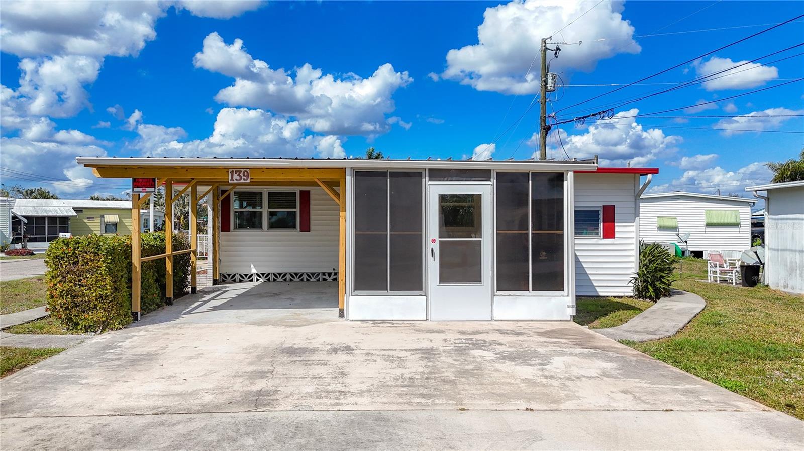 139 Gaslight Ave Property Photo