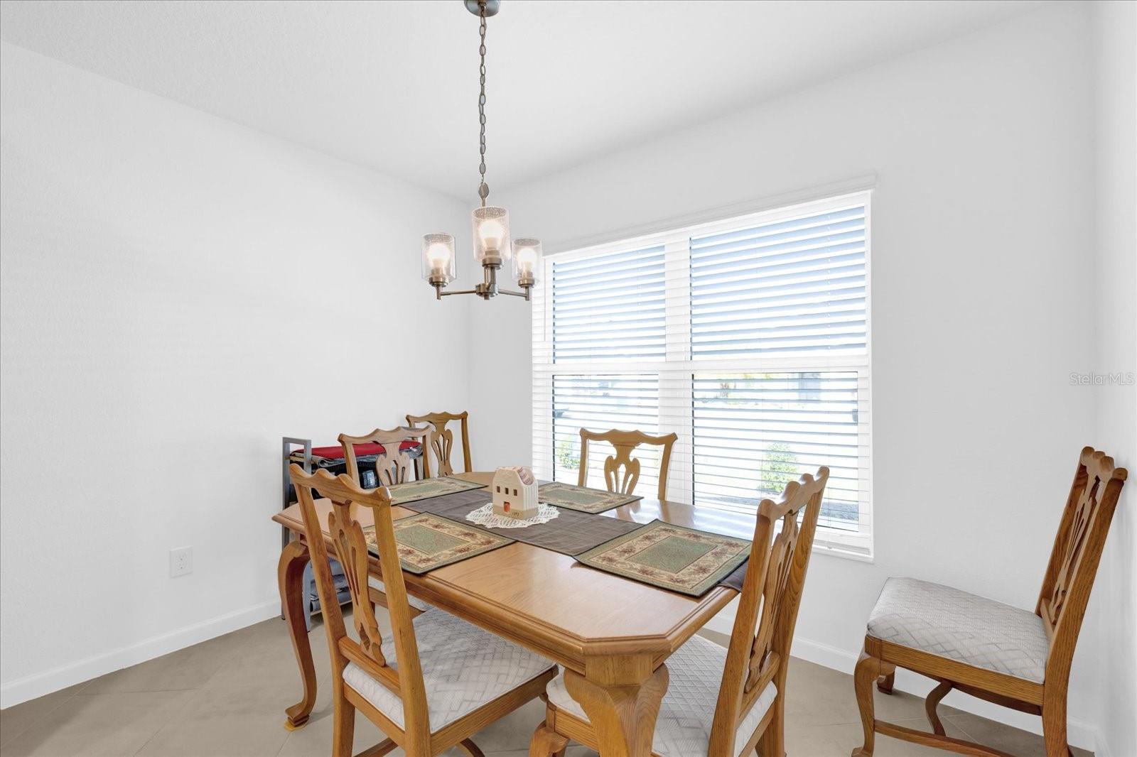 1392 Kenneth St Property Photo 12