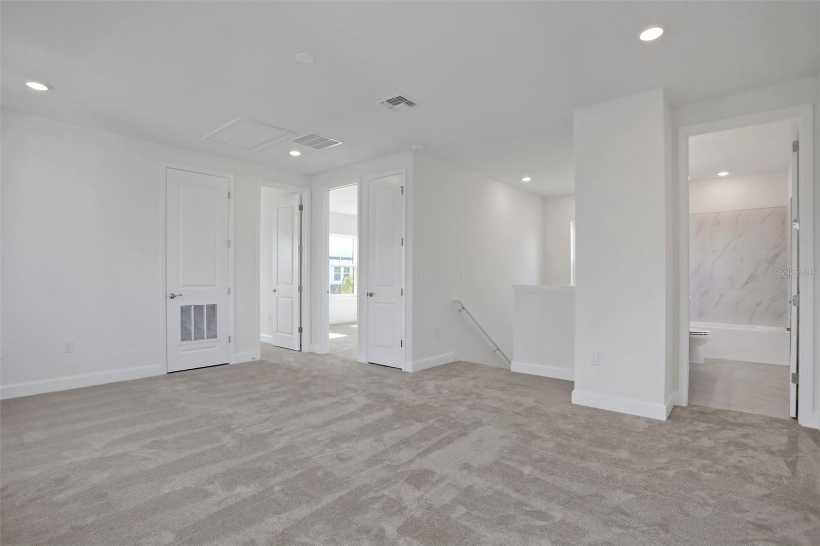 9015 Rothman Ln Property Photo 15