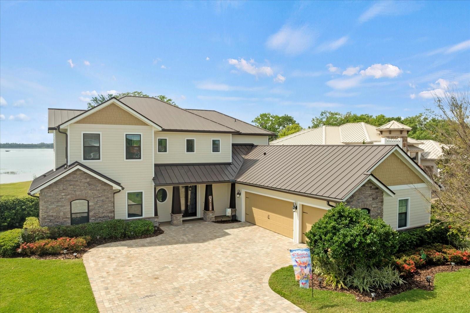 17648 Live Oak Dr Property Photo 1