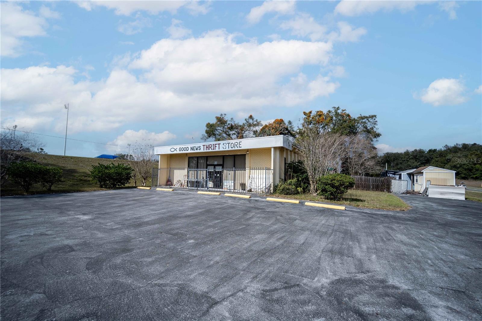 619 N Dixie Ave. (us Hwy 441/27) Property Photo 2