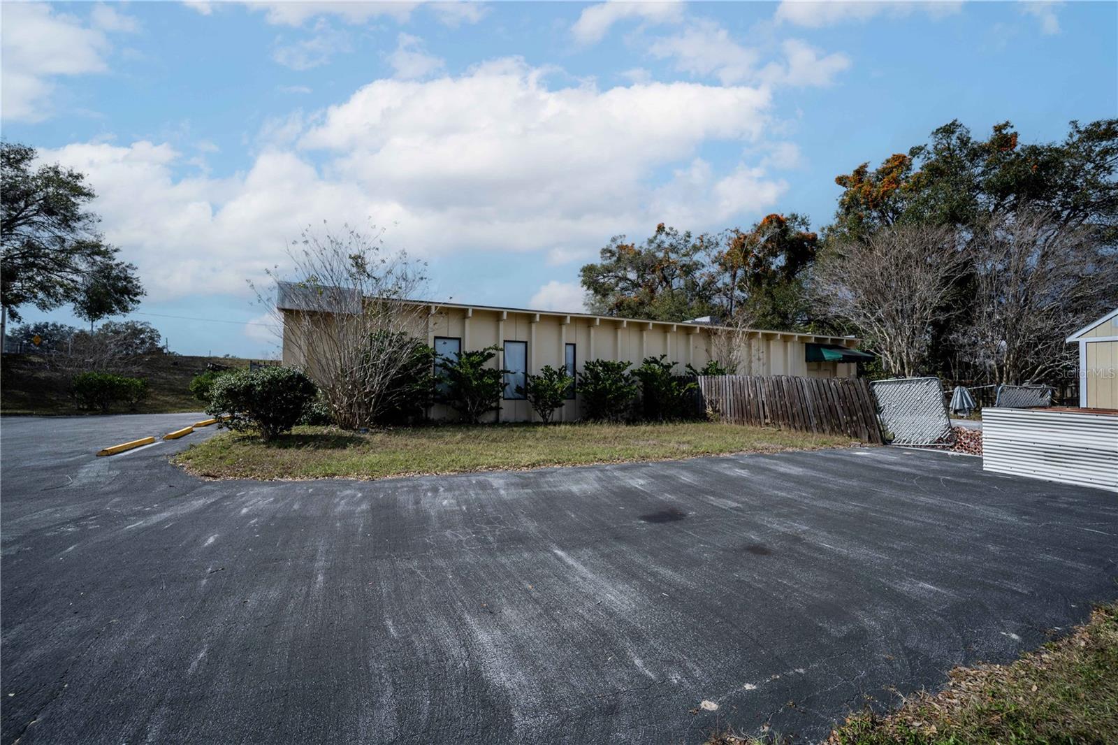 619 N Dixie Ave. (us Hwy 441/27) Property Photo 7