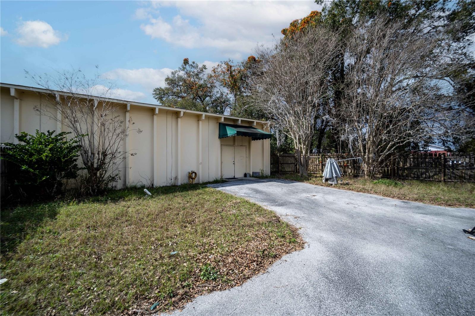 619 N Dixie Ave. (us Hwy 441/27) Property Photo 8