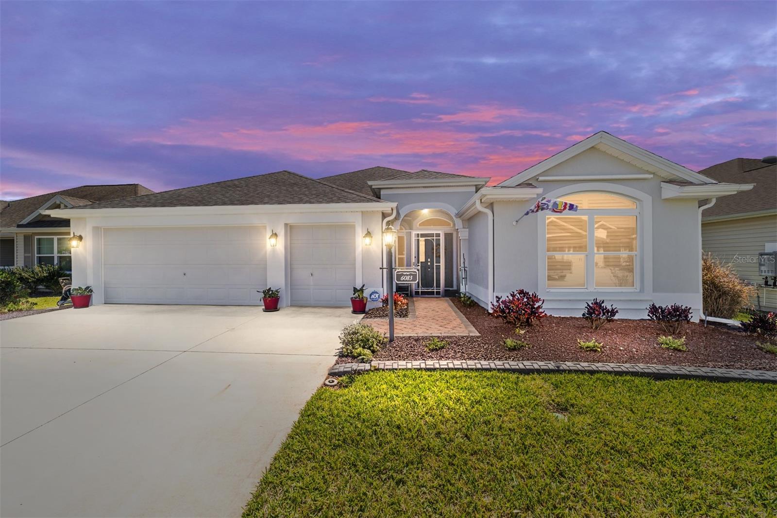 6083 Delphina Loop Property Photo