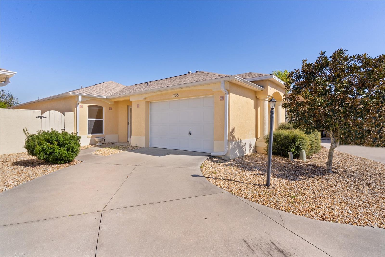 1135 Santa Cruz Dr Property Photo