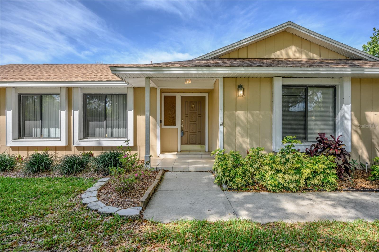 4208 Winderlakes Dr Property Photo 2