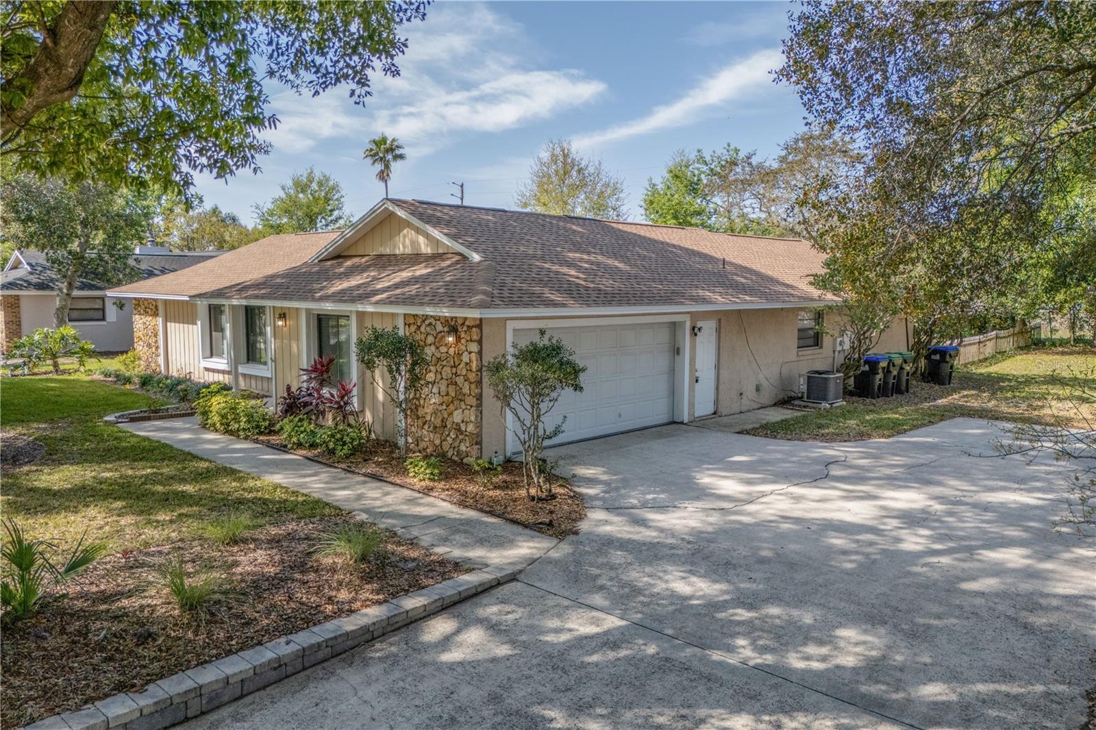 4208 Winderlakes Dr Property Photo 4