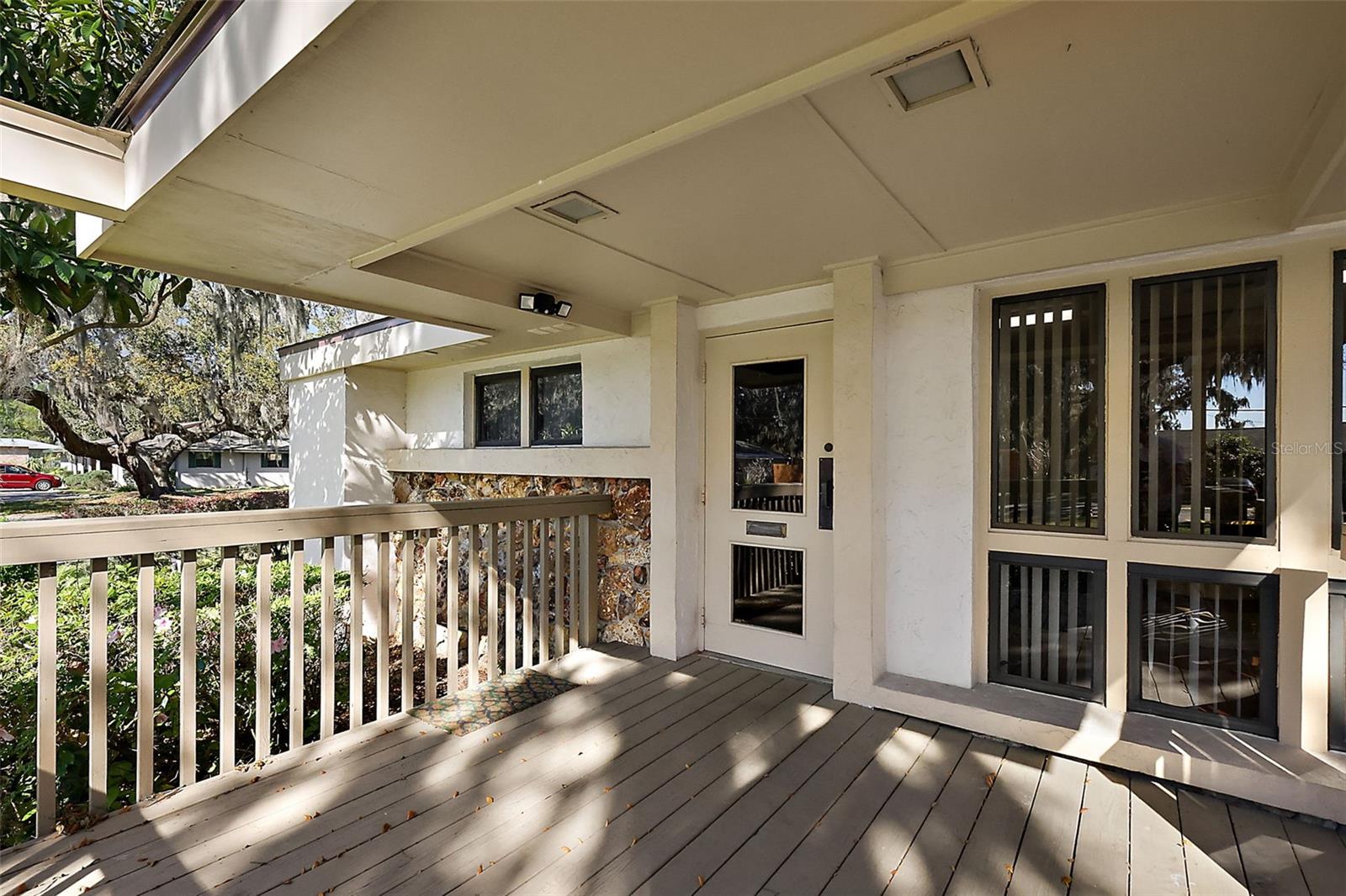 708 Lee St Property Photo 6