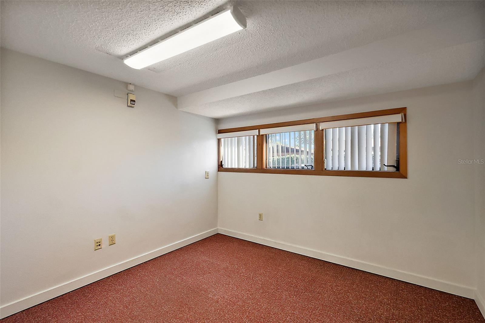 708 Lee St Property Photo 10
