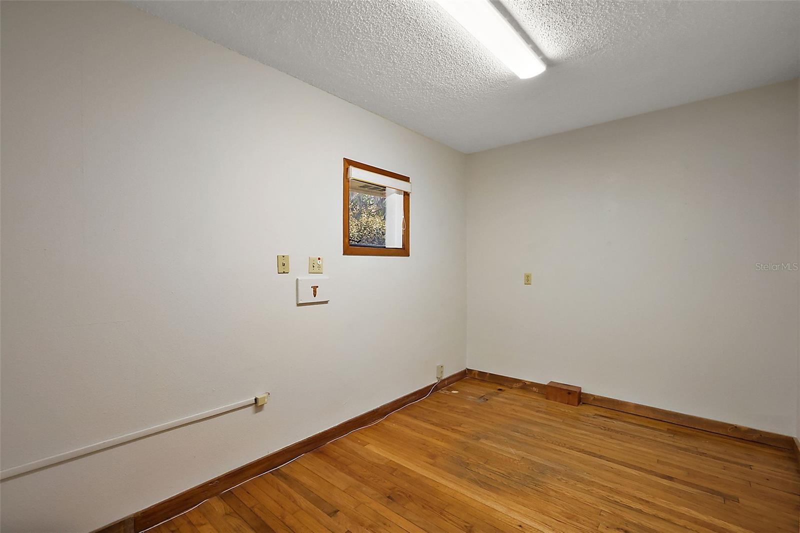 708 Lee St Property Photo 13