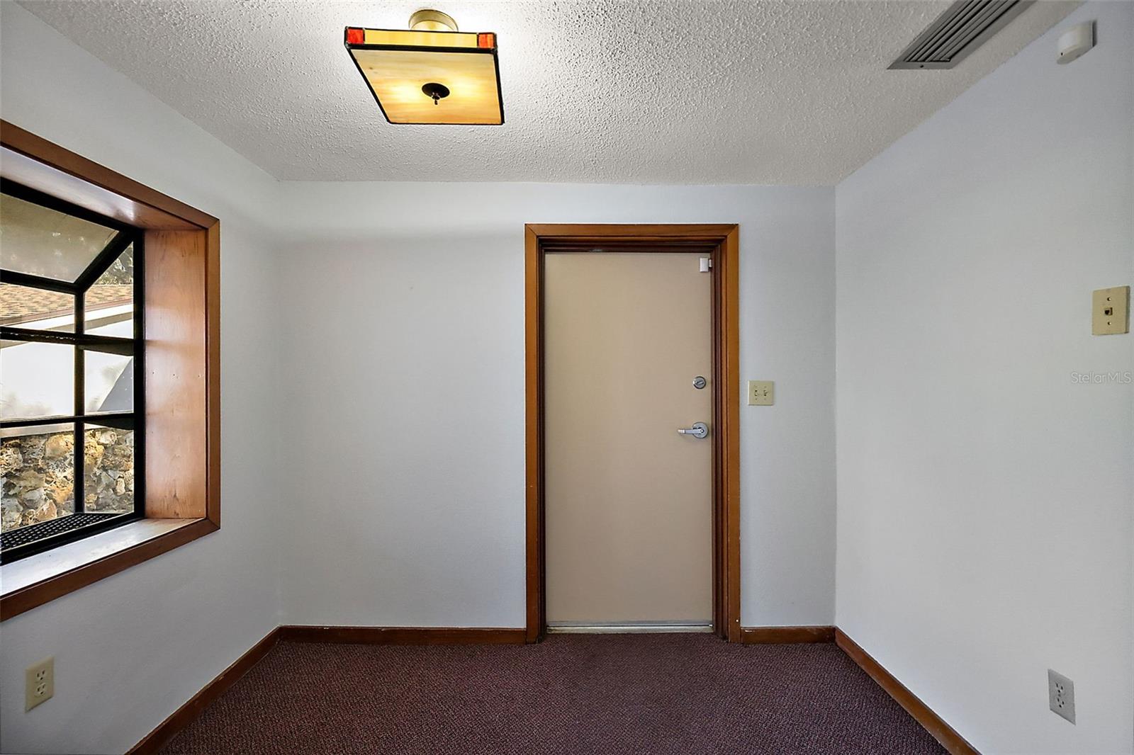 708 Lee St Property Photo 14