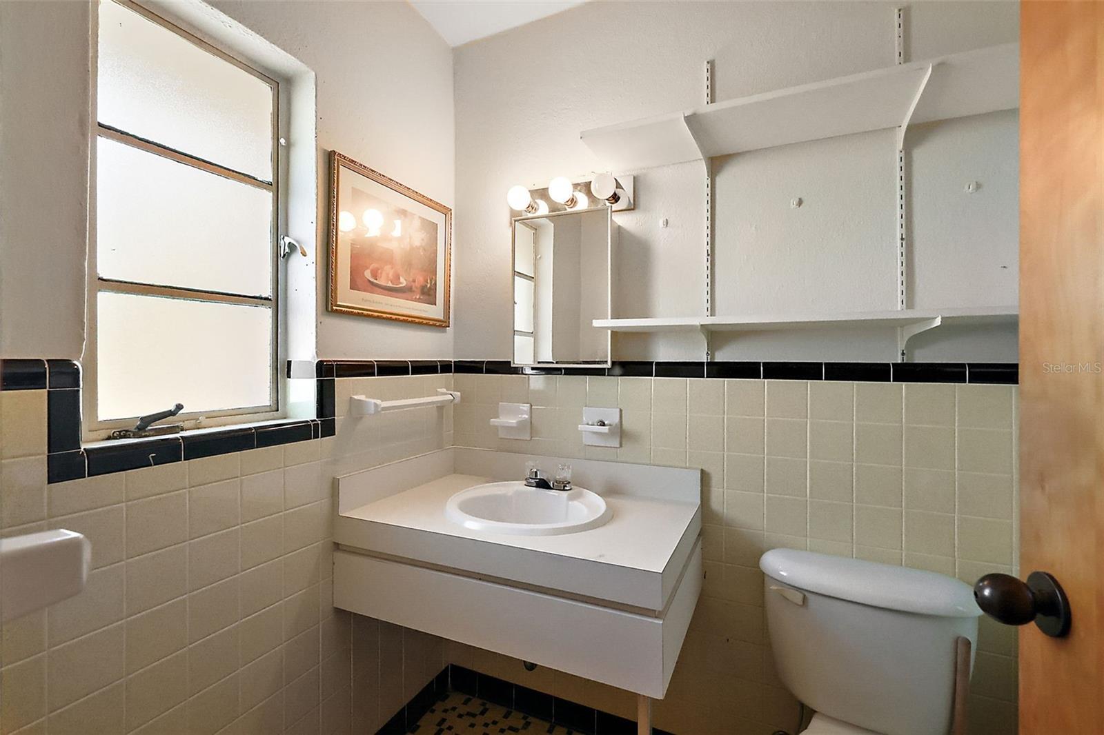 708 Lee St Property Photo 21