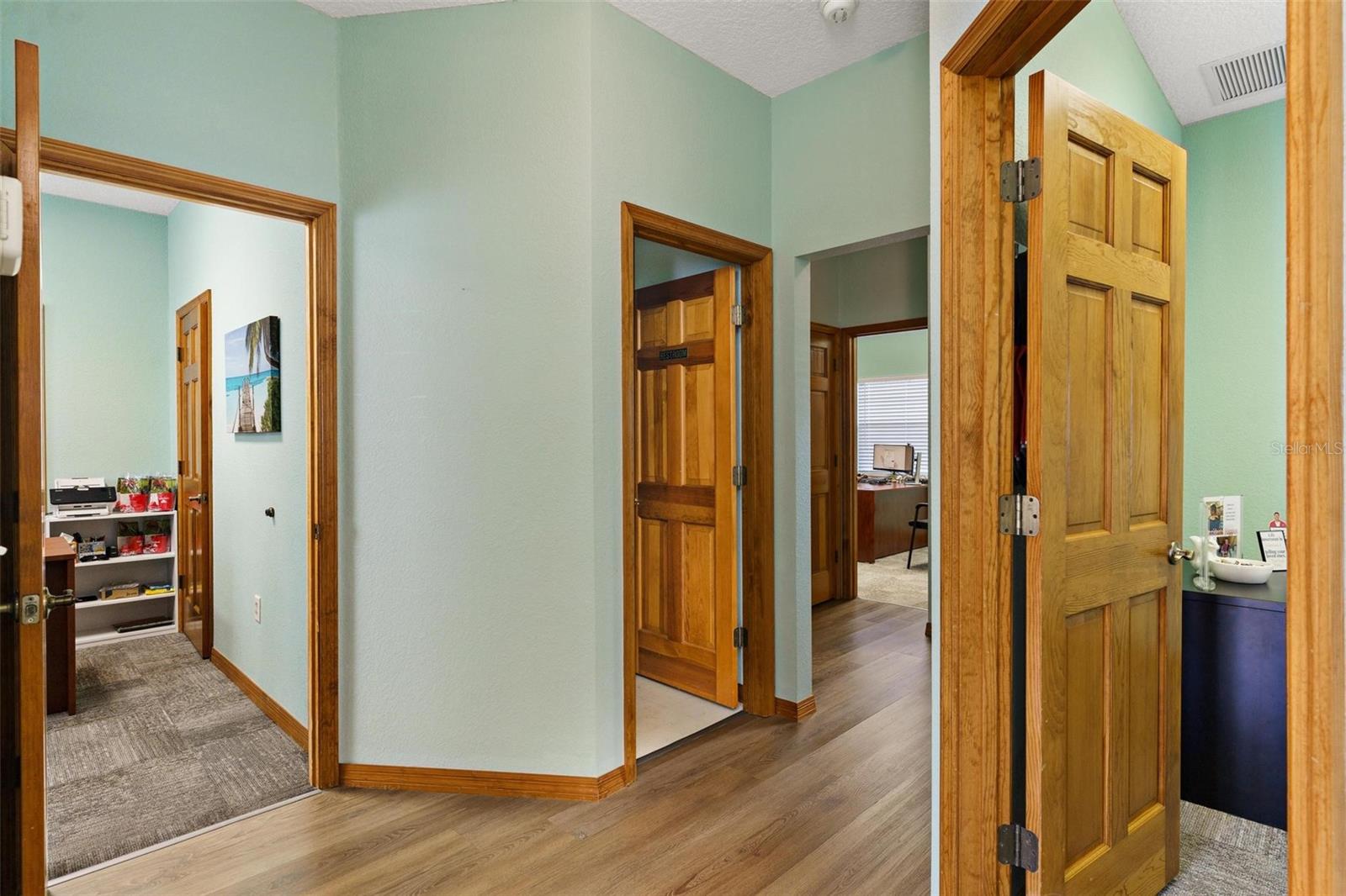 407 E Alfred St Property Photo 6