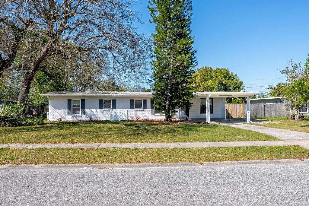 102 S Sunland Dr Property Photo 1