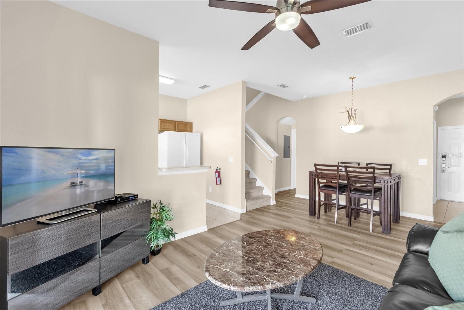 1144 Calabria Ave Property Photo 4