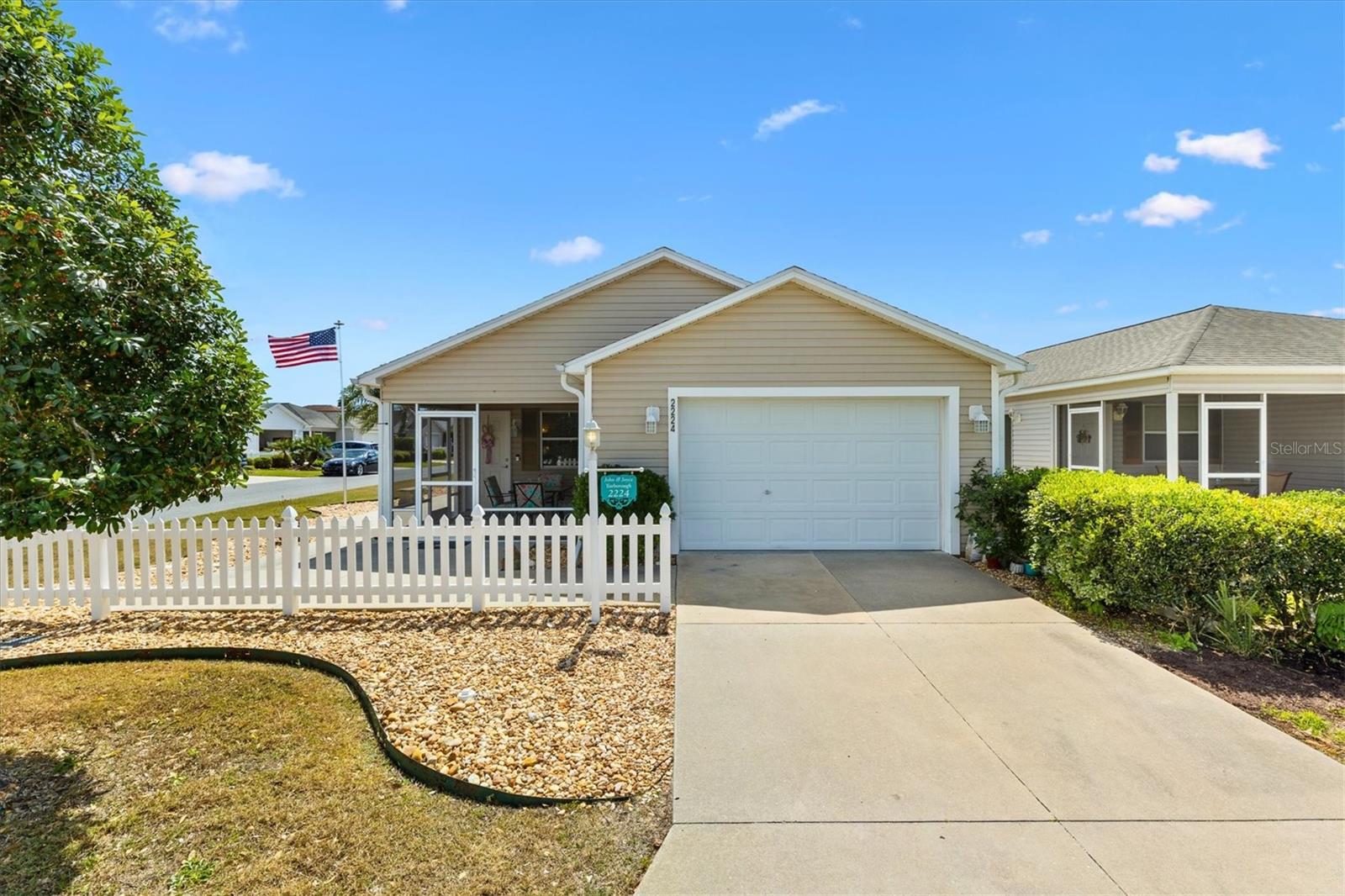 2224 Mangrove Ln Property Photo