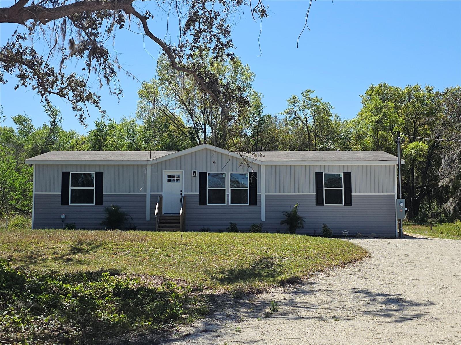 17450 Tenth Ave Property Photo