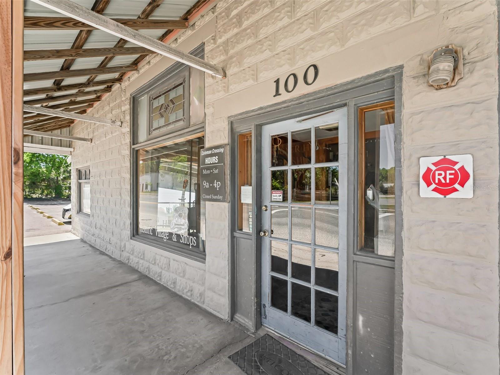 100 S Commercial St Property Photo 7