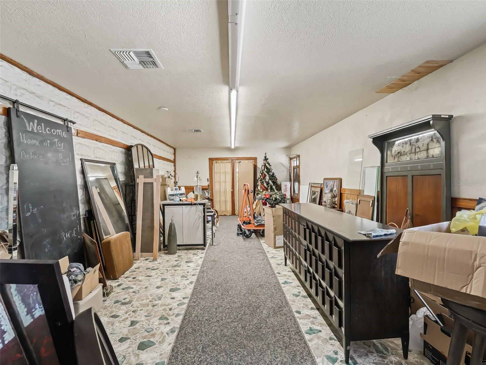 100 S Commercial St Property Photo 20