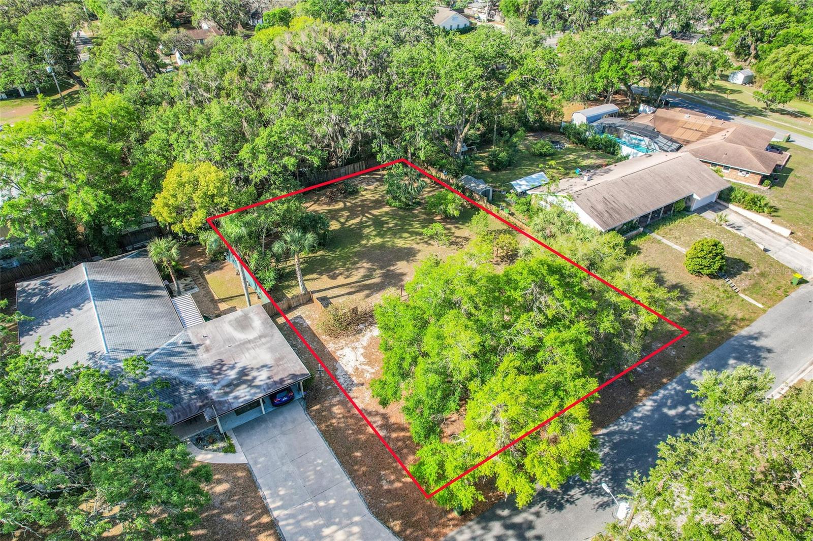 HARCOURT DR Property Photo 1