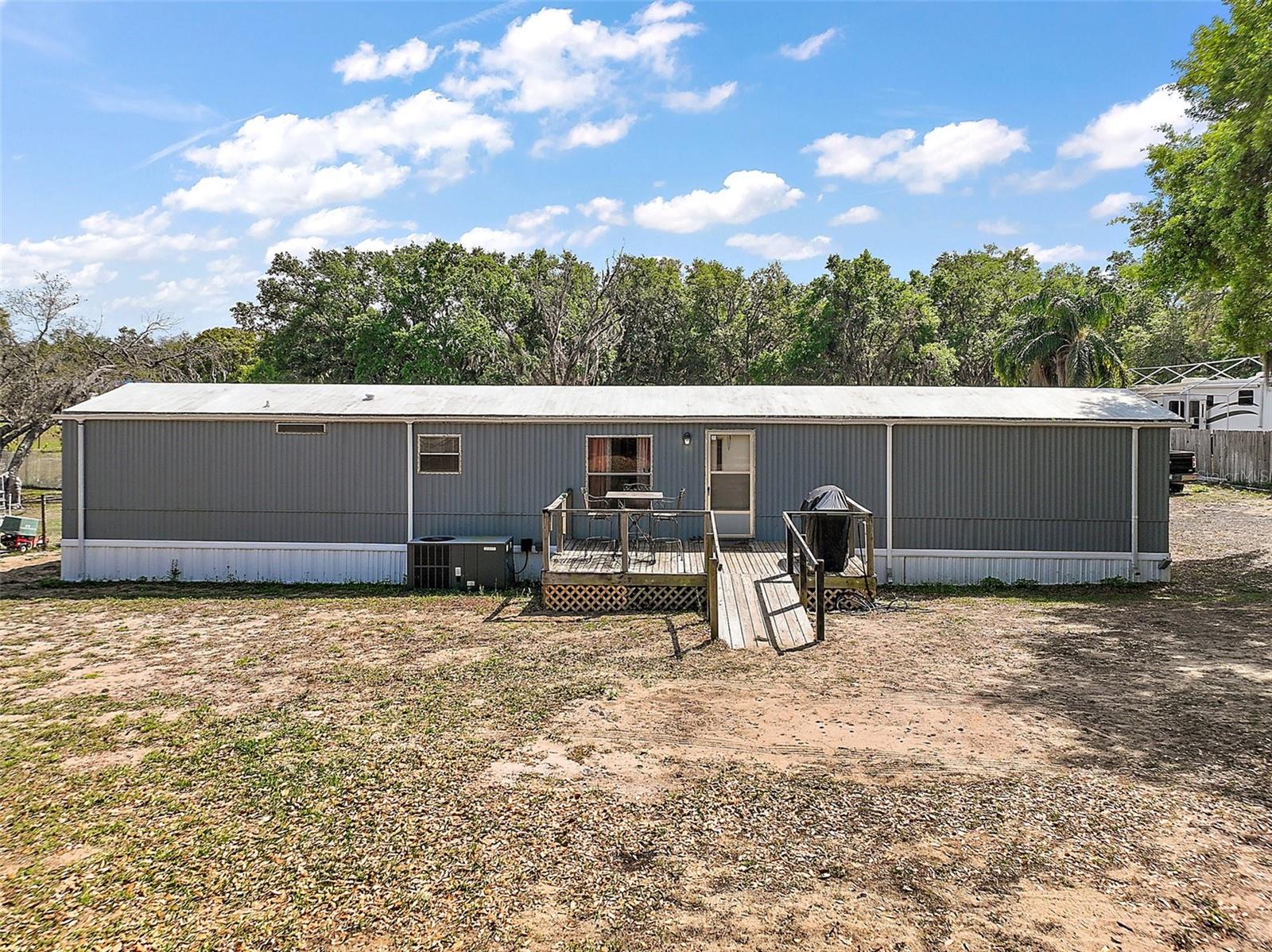 13716 Kansas Ave Property Photo