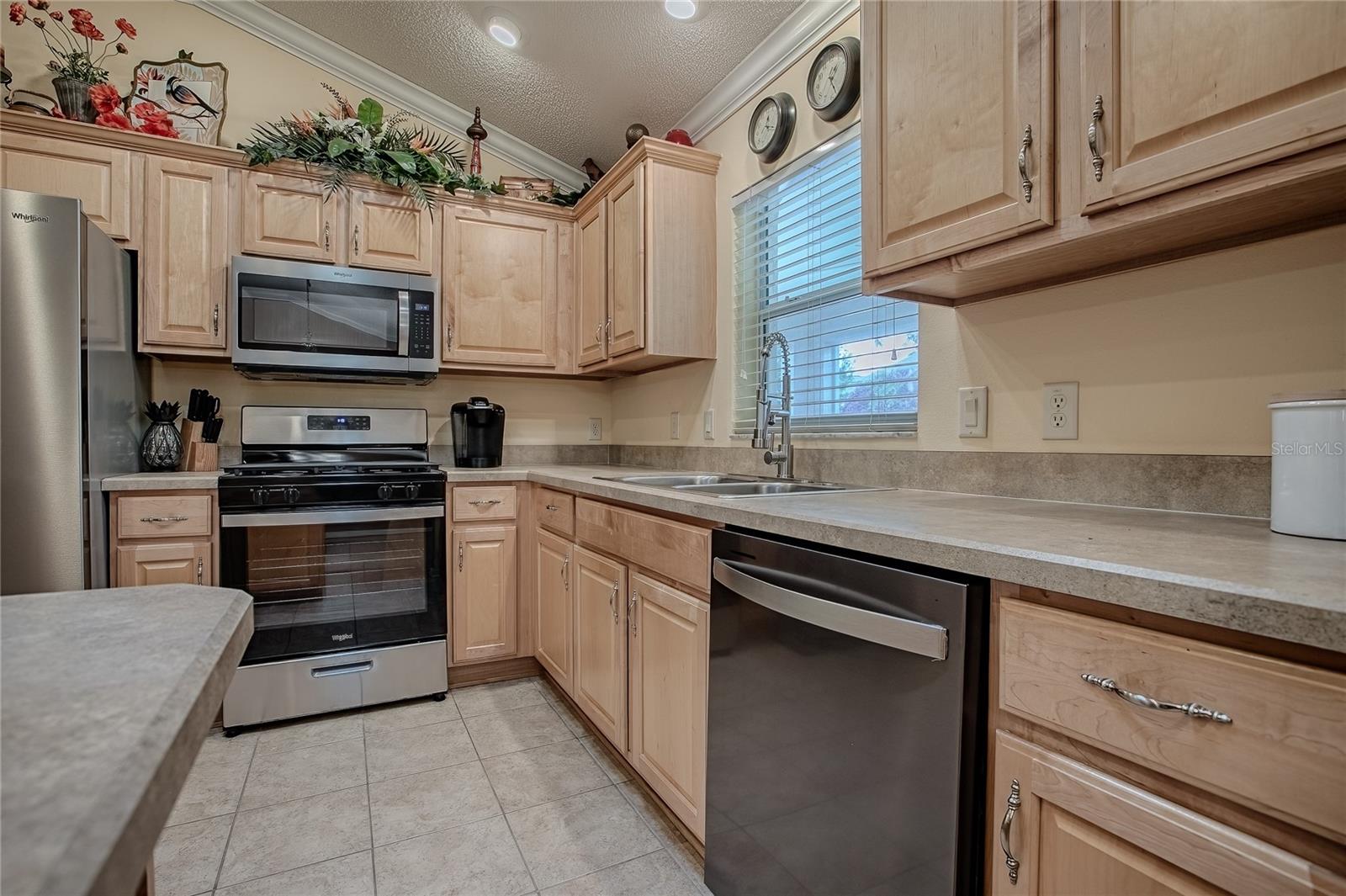 725 Beldon Ct Property Photo 18