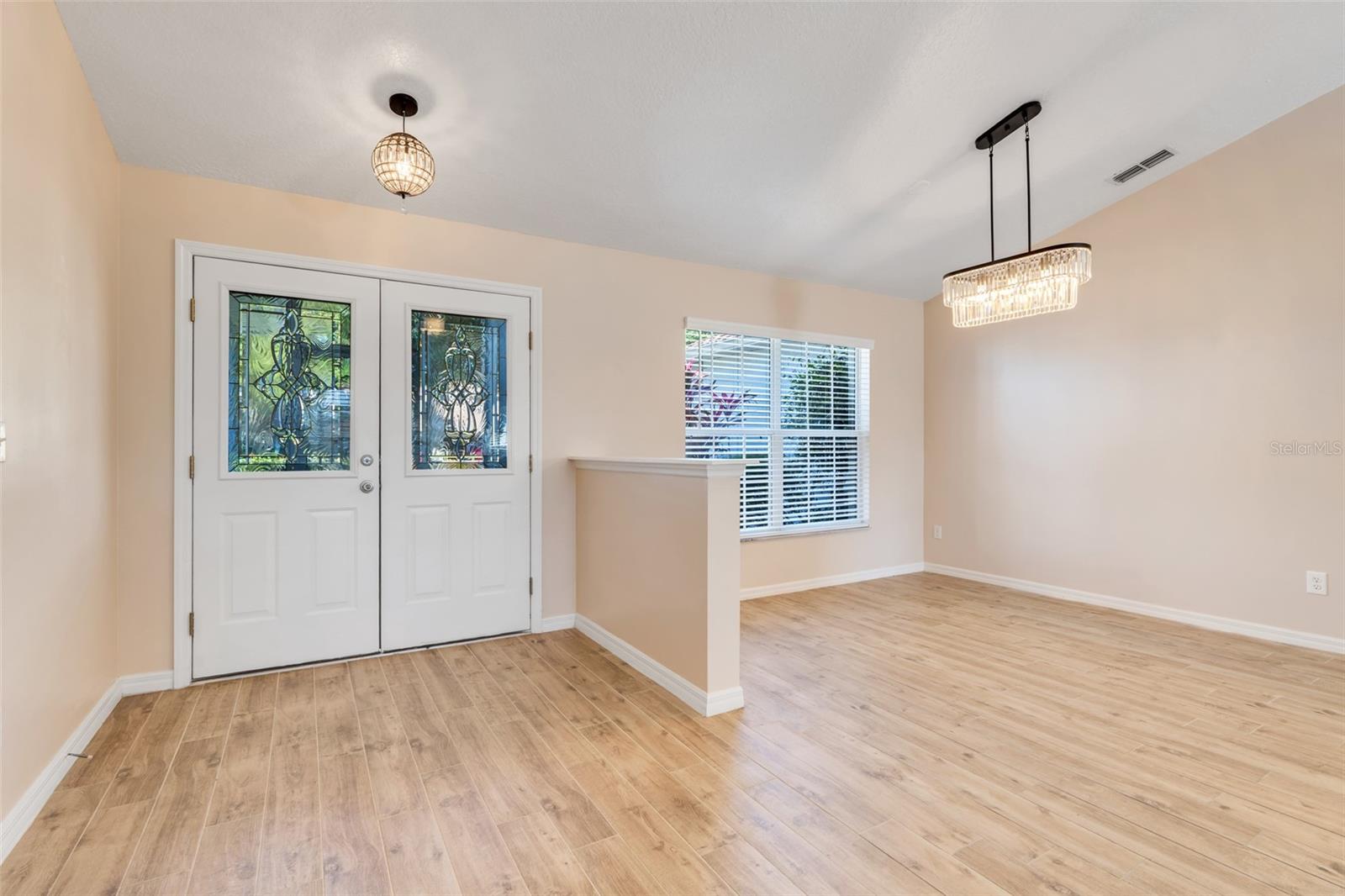 10257 Dovehill Ln Property Photo 7