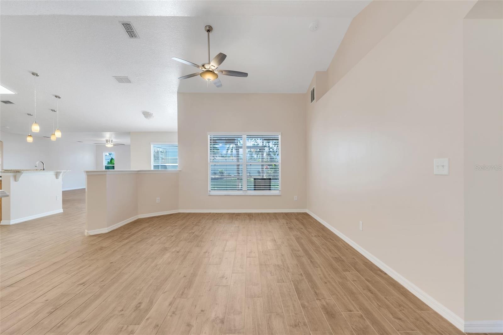 10257 Dovehill Ln Property Photo 8