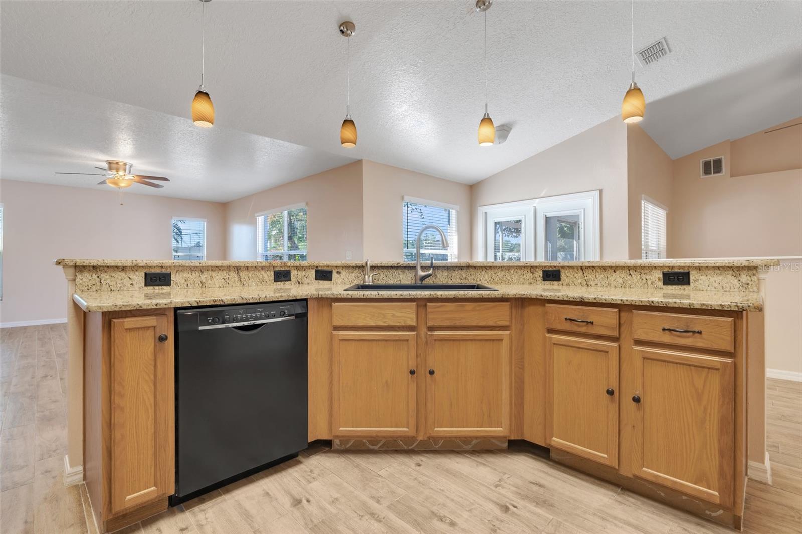 10257 Dovehill Ln Property Photo 18