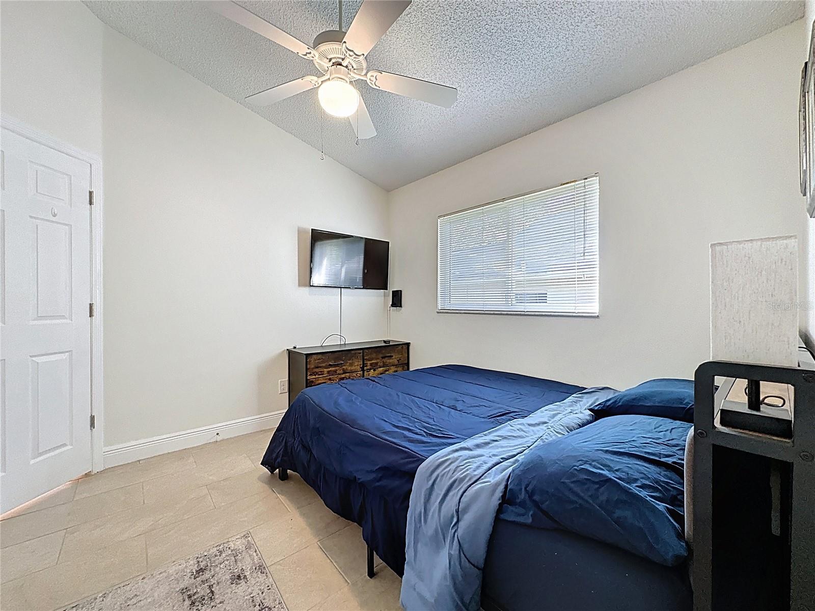 3684 Eversholt St Property Photo 12
