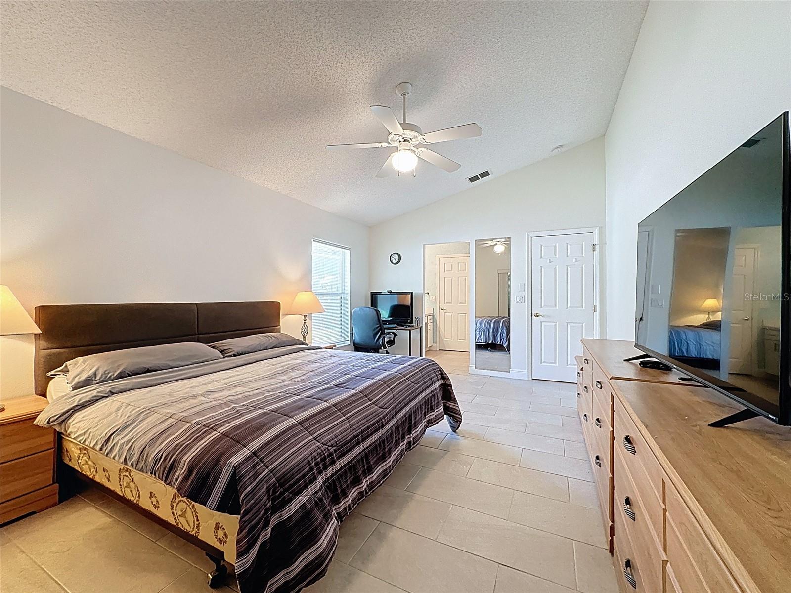3684 Eversholt St Property Photo 20