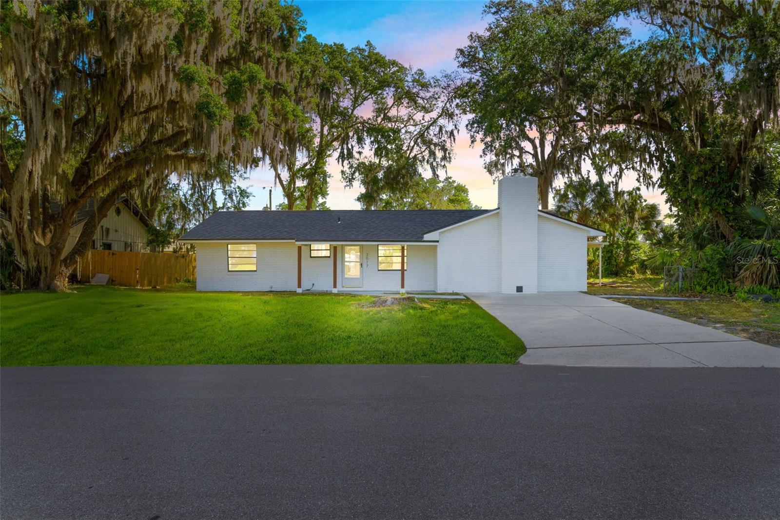 2517 Royal Palm Dr Property Photo 1