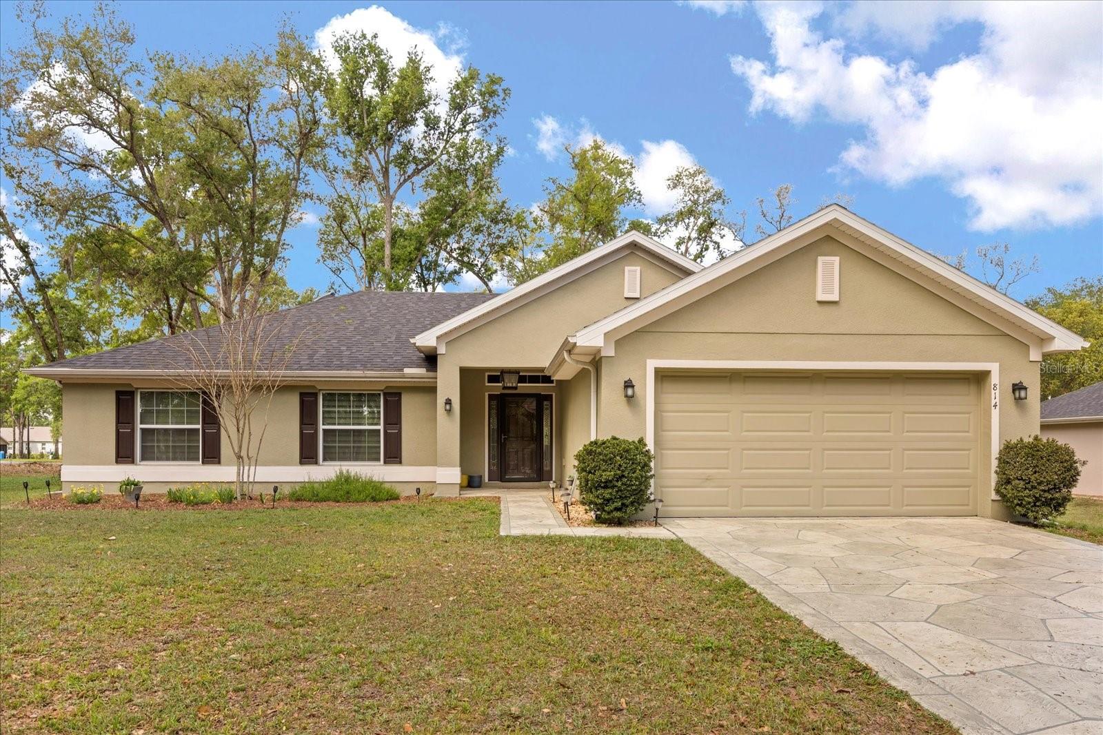 814 Olive Ave Property Photo