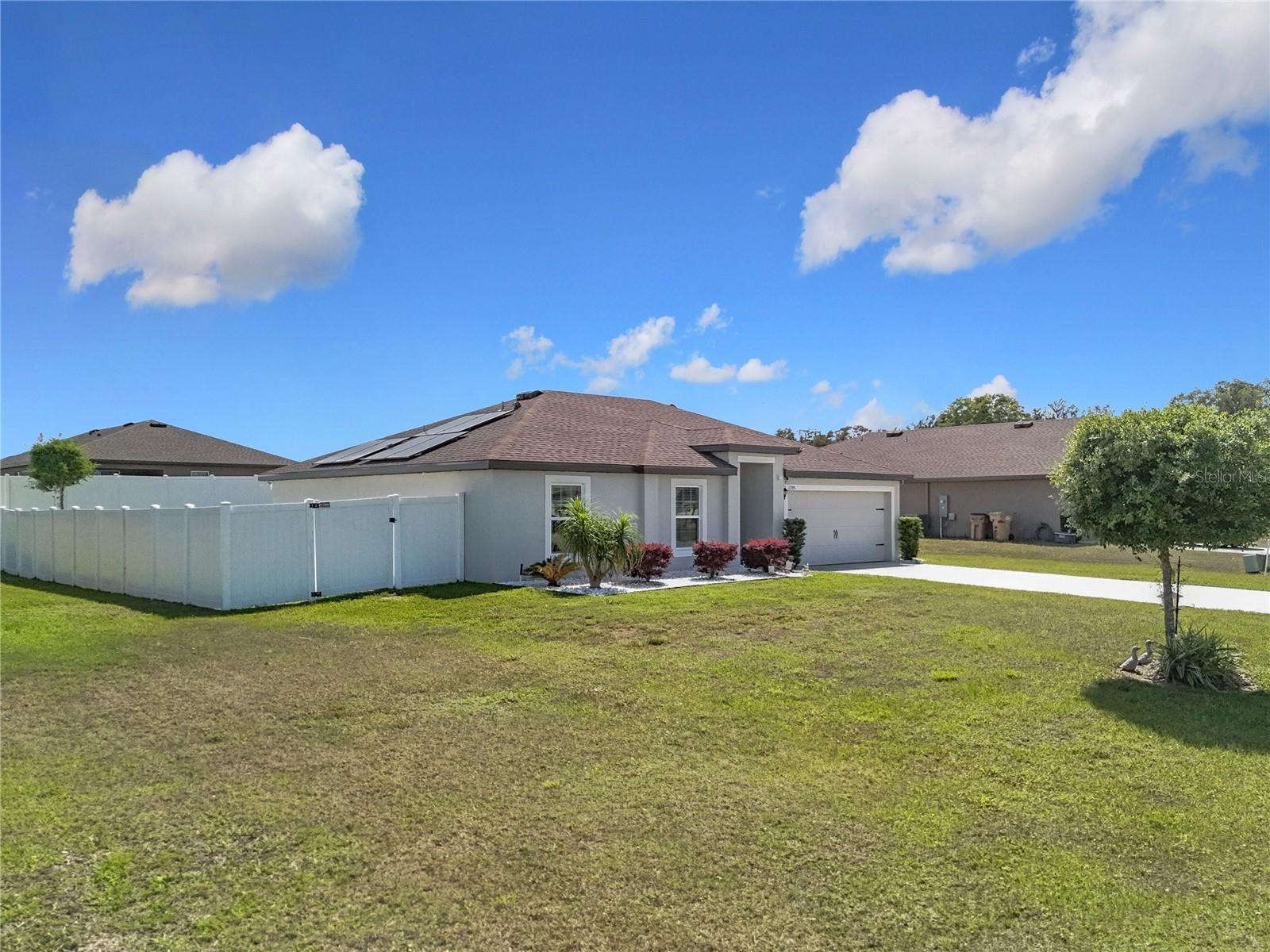 11995 Callicarpa Ln Property Photo 2