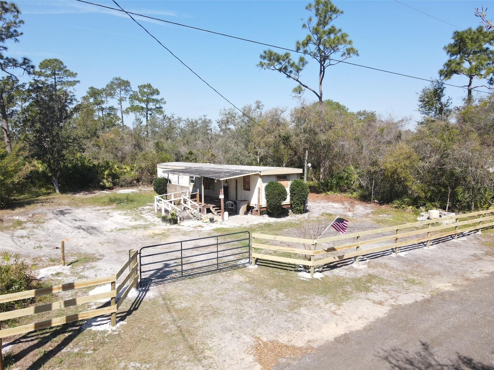 45411 Carolina St Property Photo