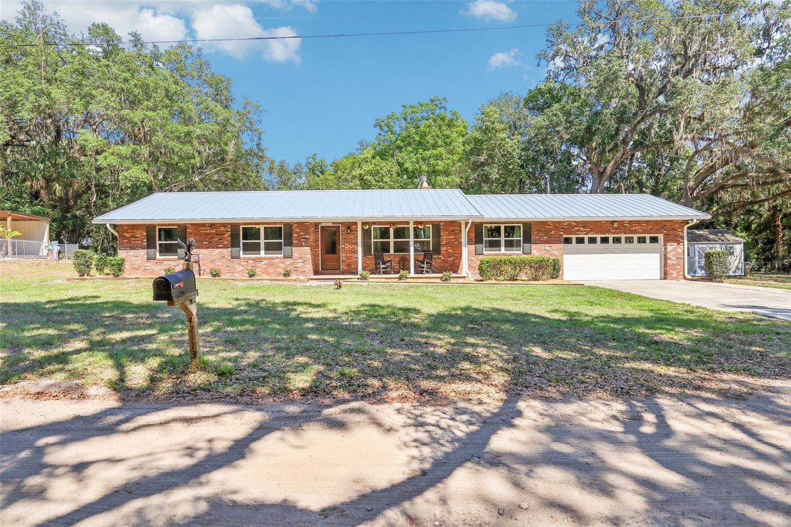 42116 E Lakeview Dr Property Photo