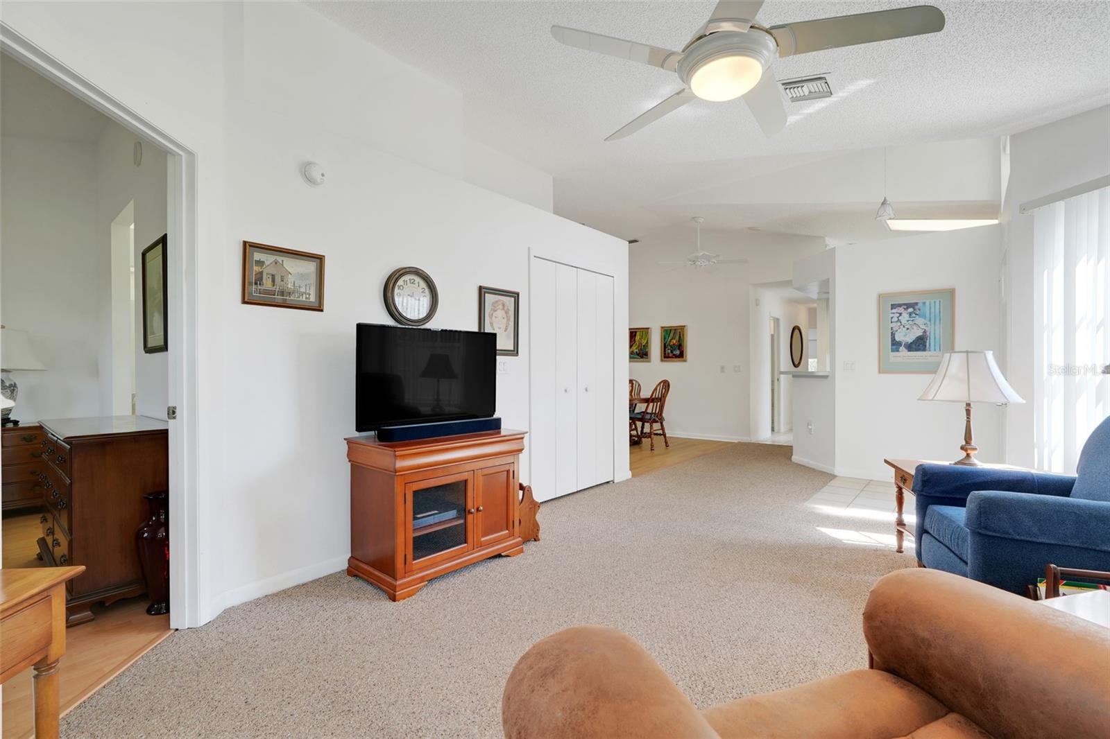 26736 Cash Ct Property Photo 8
