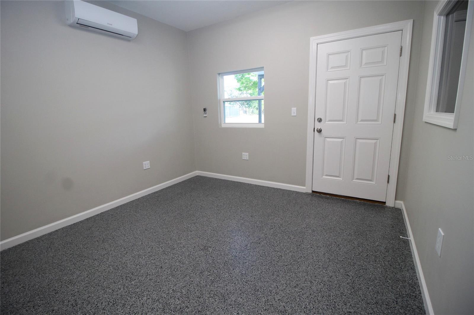 114 W Myers Blvd Property Photo 3