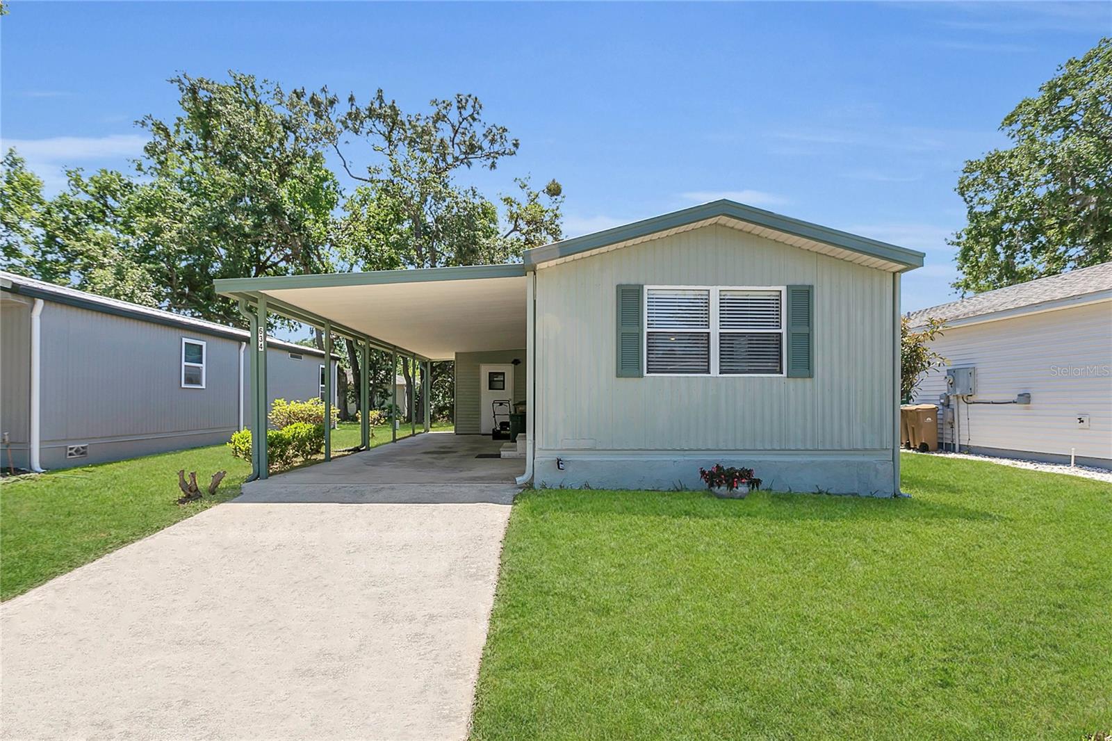 634 Cottage Park Ln Property Photo 1