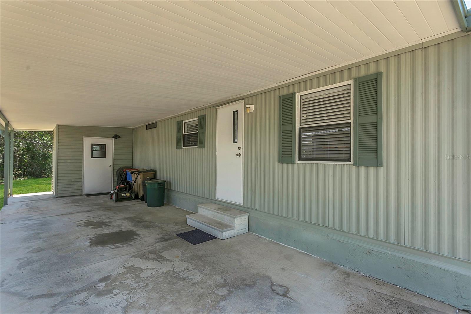 634 Cottage Park Ln Property Photo 5