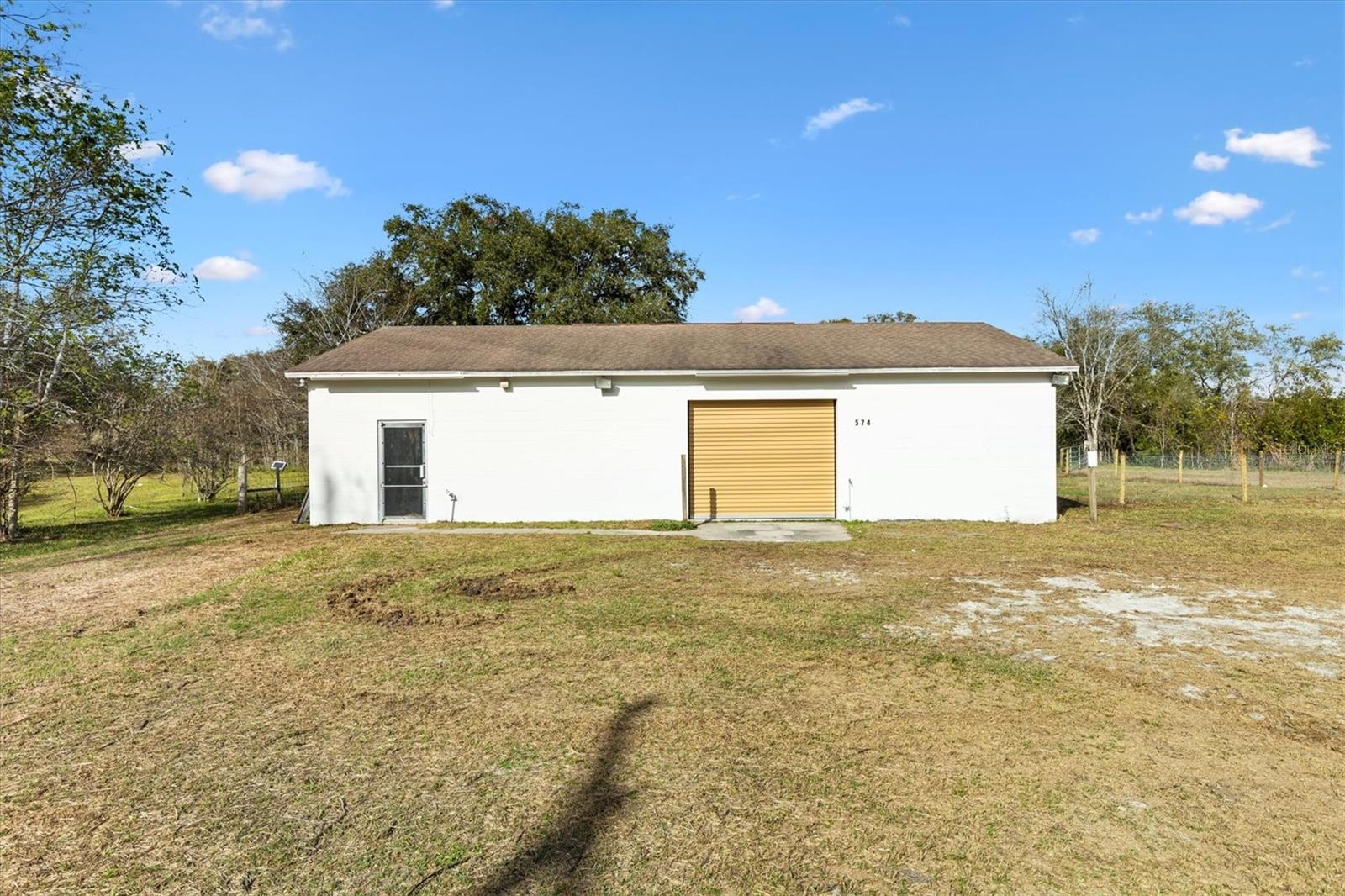 574 W Kings Hwy Property Photo 3