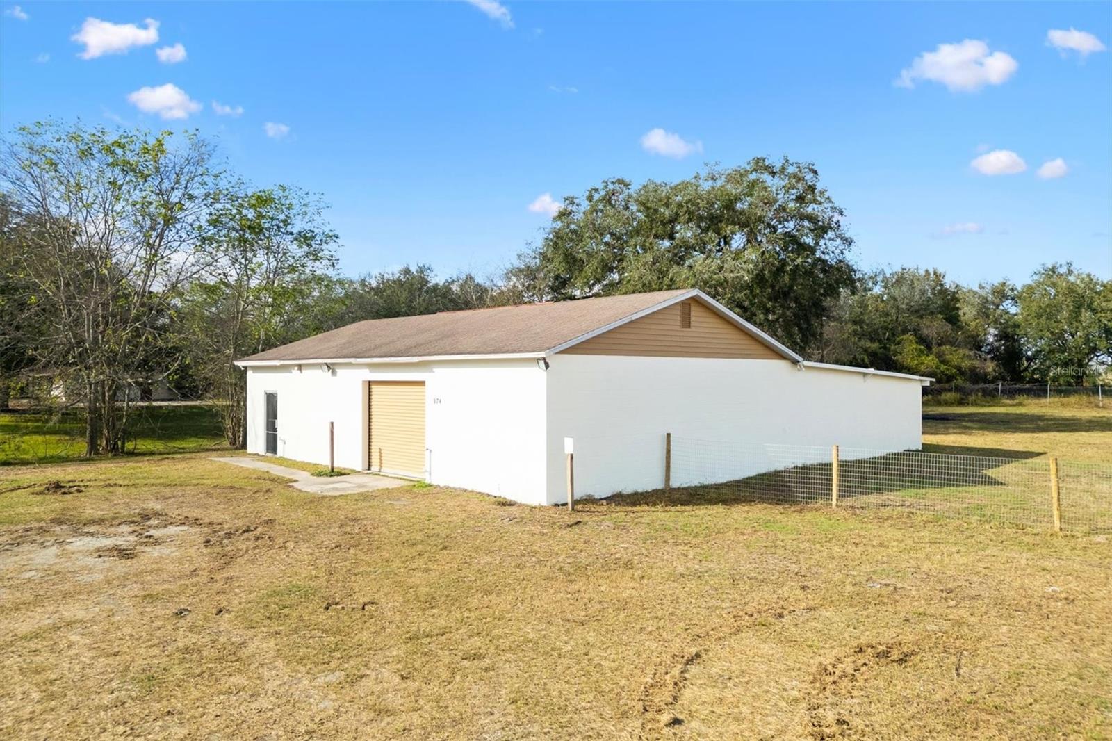 574 W Kings Hwy Property Photo 4