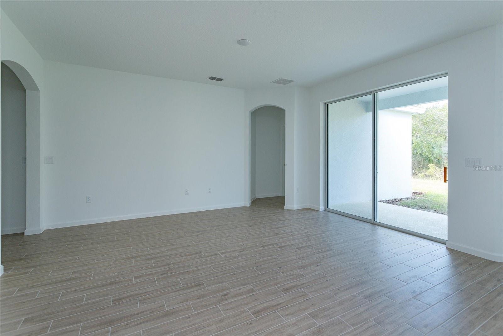 5028 Balsam Falls Rd Property Photo 3